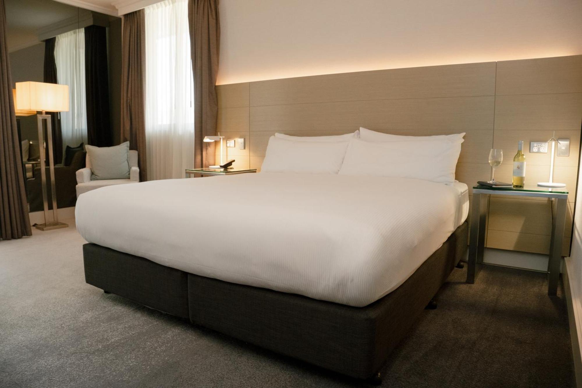 King Guest Room,1765815622:JPEG